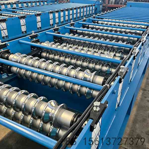 27-station-arc-wave-forming-rollers-close-up