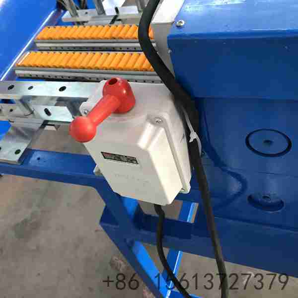 upper-and-lower-punching-tooling-close-up