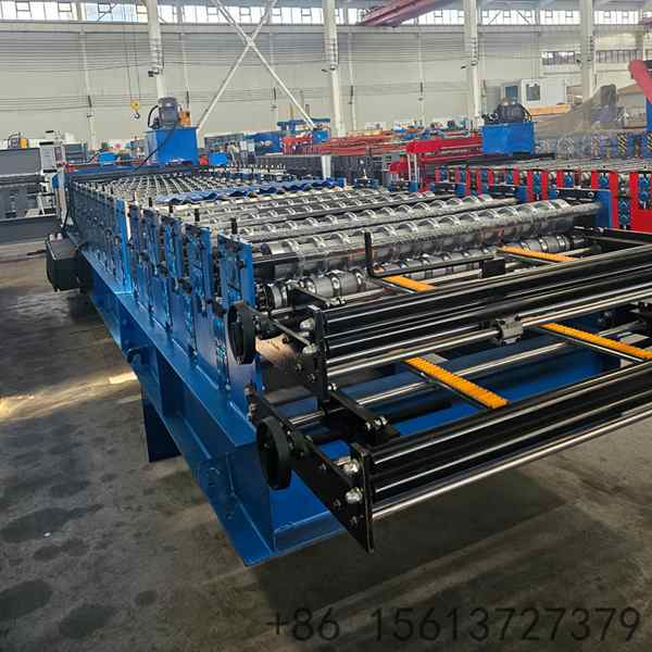 stacked-roof-sheets-ready-for-delivery