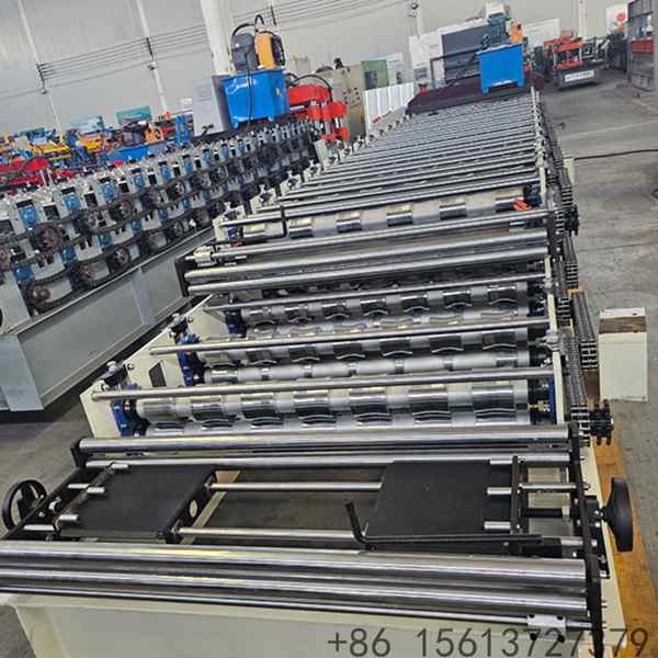 forming-stations-of-upper-trapezoidal-layer