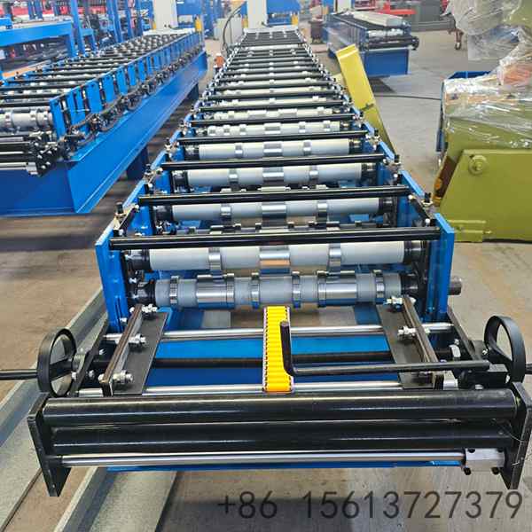 edge-drainage-fold-of-cladding-panel