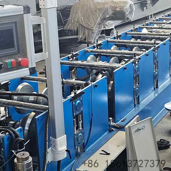 forming-stations-of-ridge-cap-machine