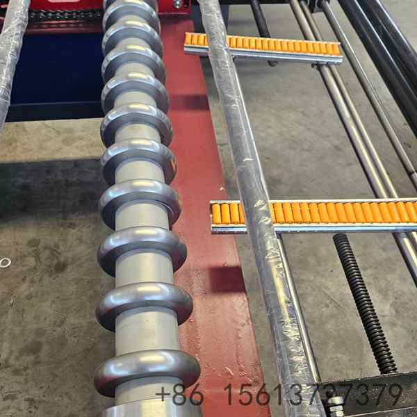 30 forming stations of the sine wave roll forming machine raising an eight wave 1040mm arc roof sheet