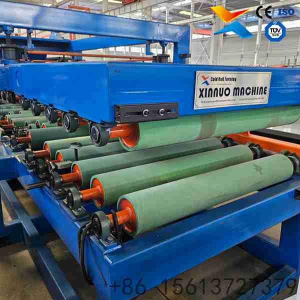 Linha de Produção de Painel Sanduíche EPS e Lã de Rocha